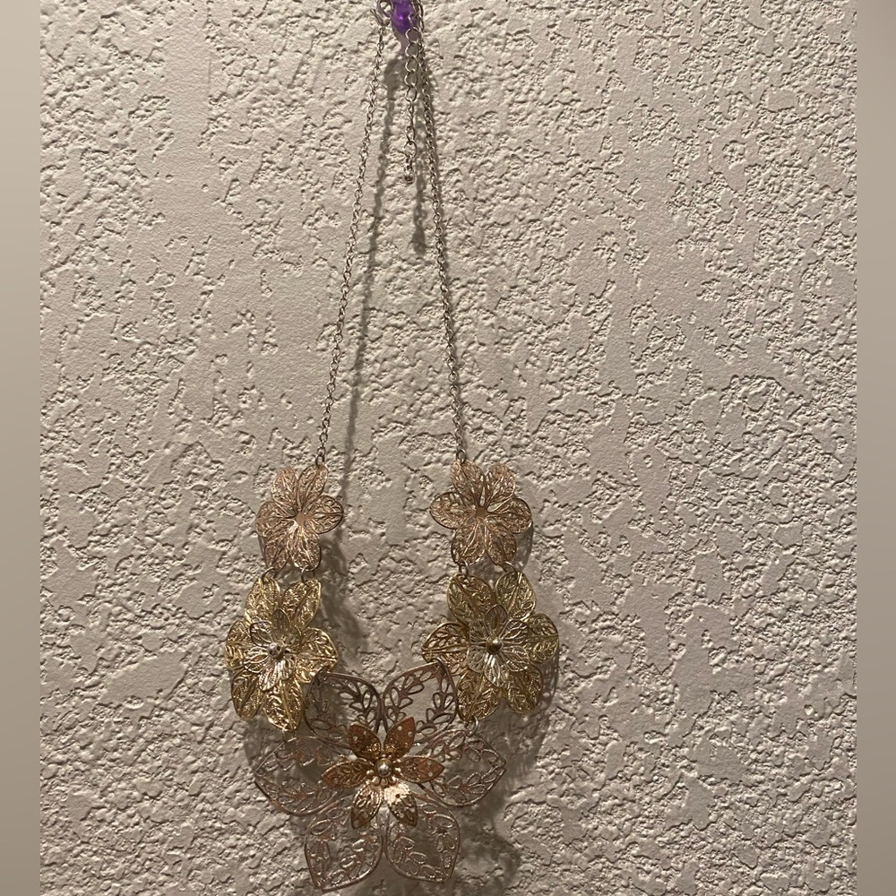 Flower necklace